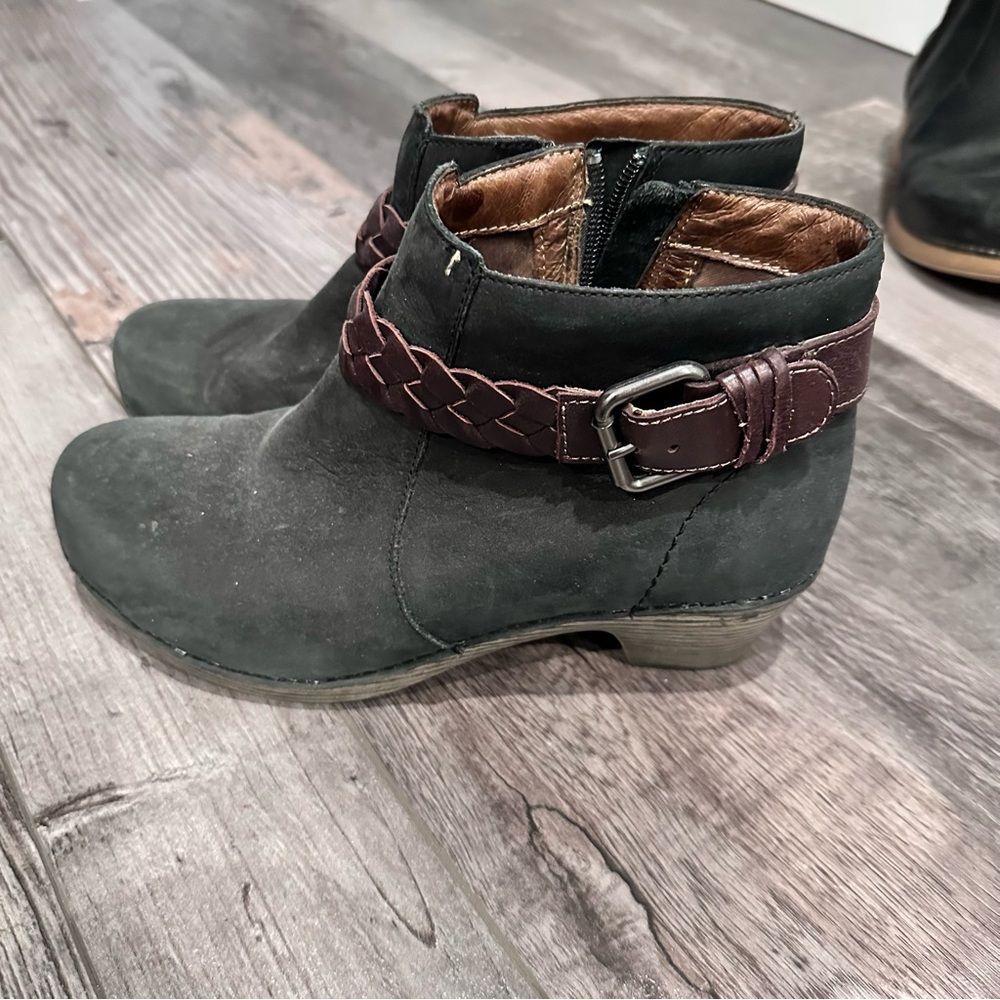 Dansko Lizanne Ankle Boots in Washed Black With Brown Braided Strap Size 38
